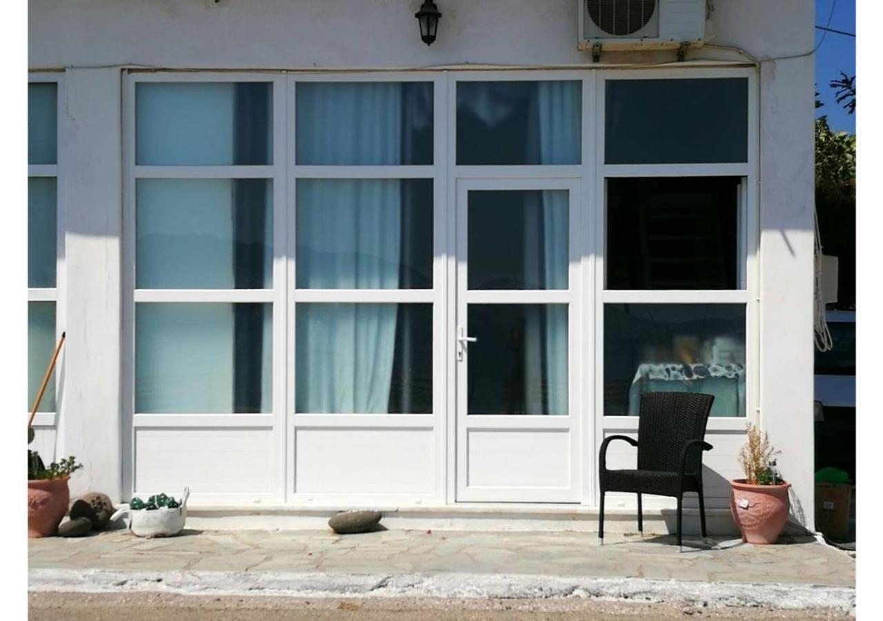 Kikilia'S & Stelio'S Apartments Adamantas Exterior photo